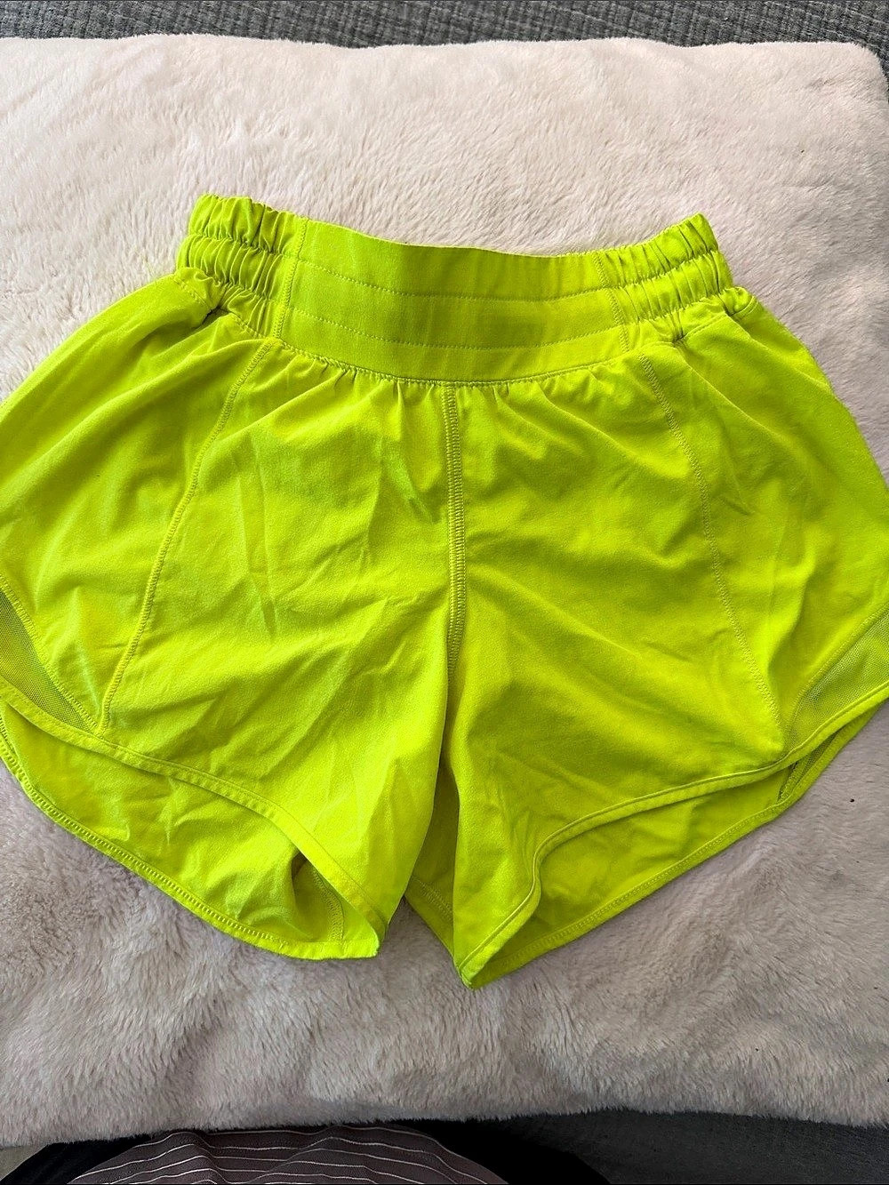 lululemon Hotty Hot Low-Rise Lined Short 4" Athletic Running Shorts in Green
